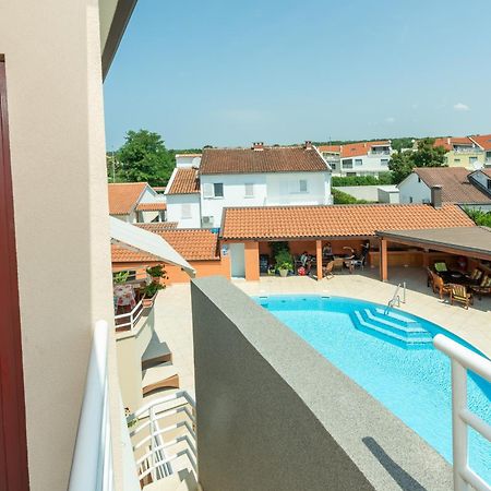 Apartment Complex Irena With Pool Poreč Zewnętrze zdjęcie