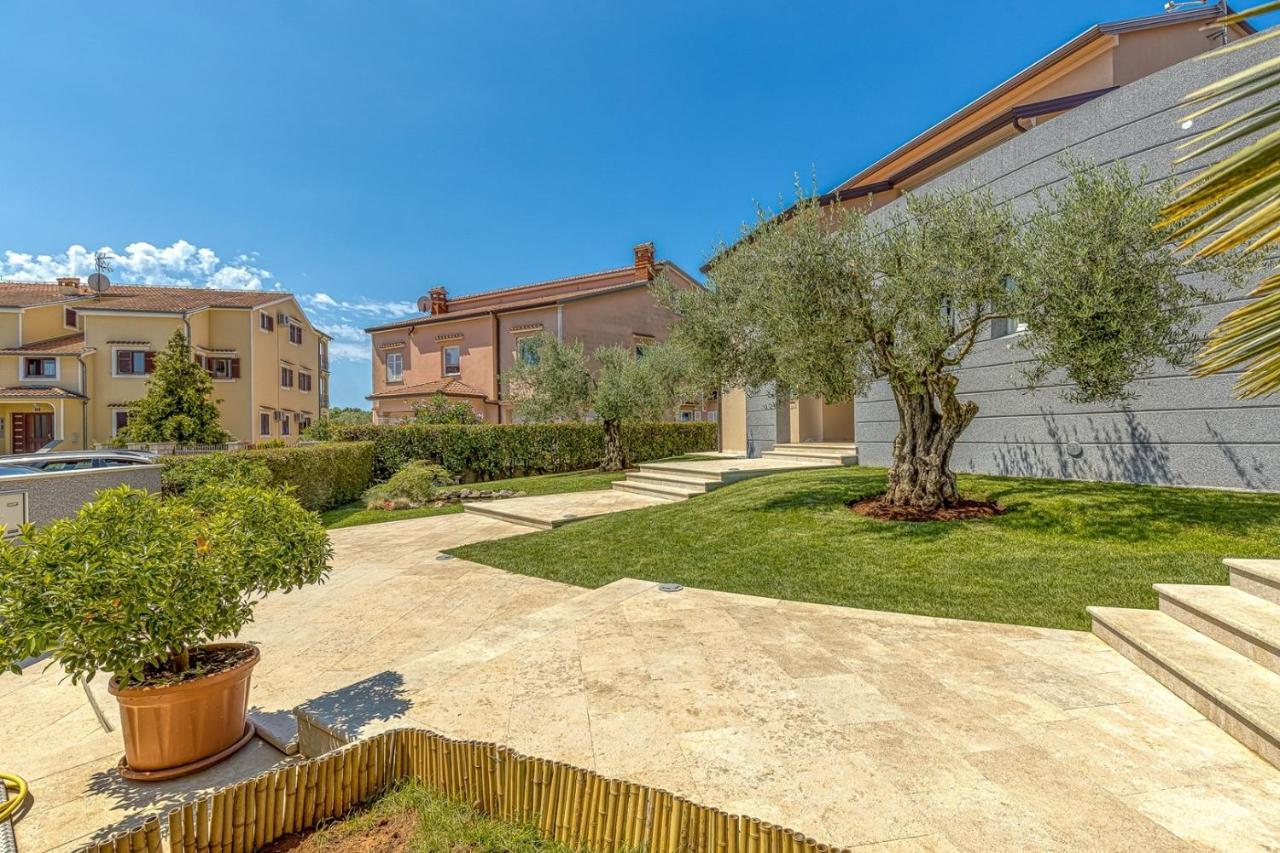 Apartment Complex Irena With Pool Poreč Zewnętrze zdjęcie