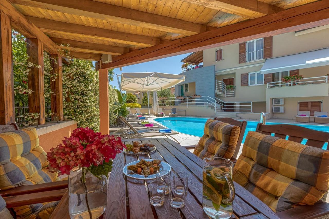 Apartment Complex Irena With Pool Poreč Zewnętrze zdjęcie