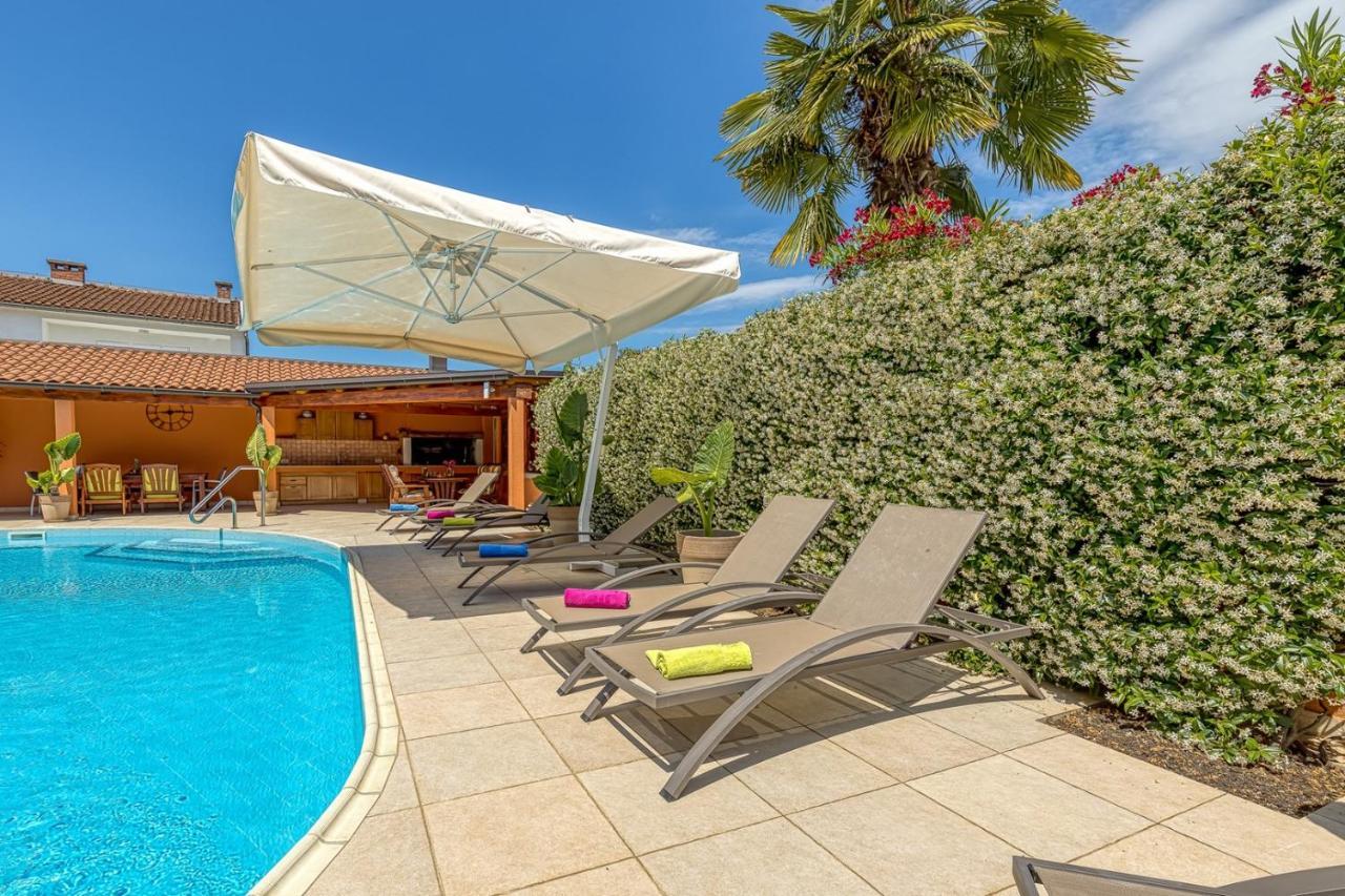 Apartment Complex Irena With Pool Poreč Zewnętrze zdjęcie