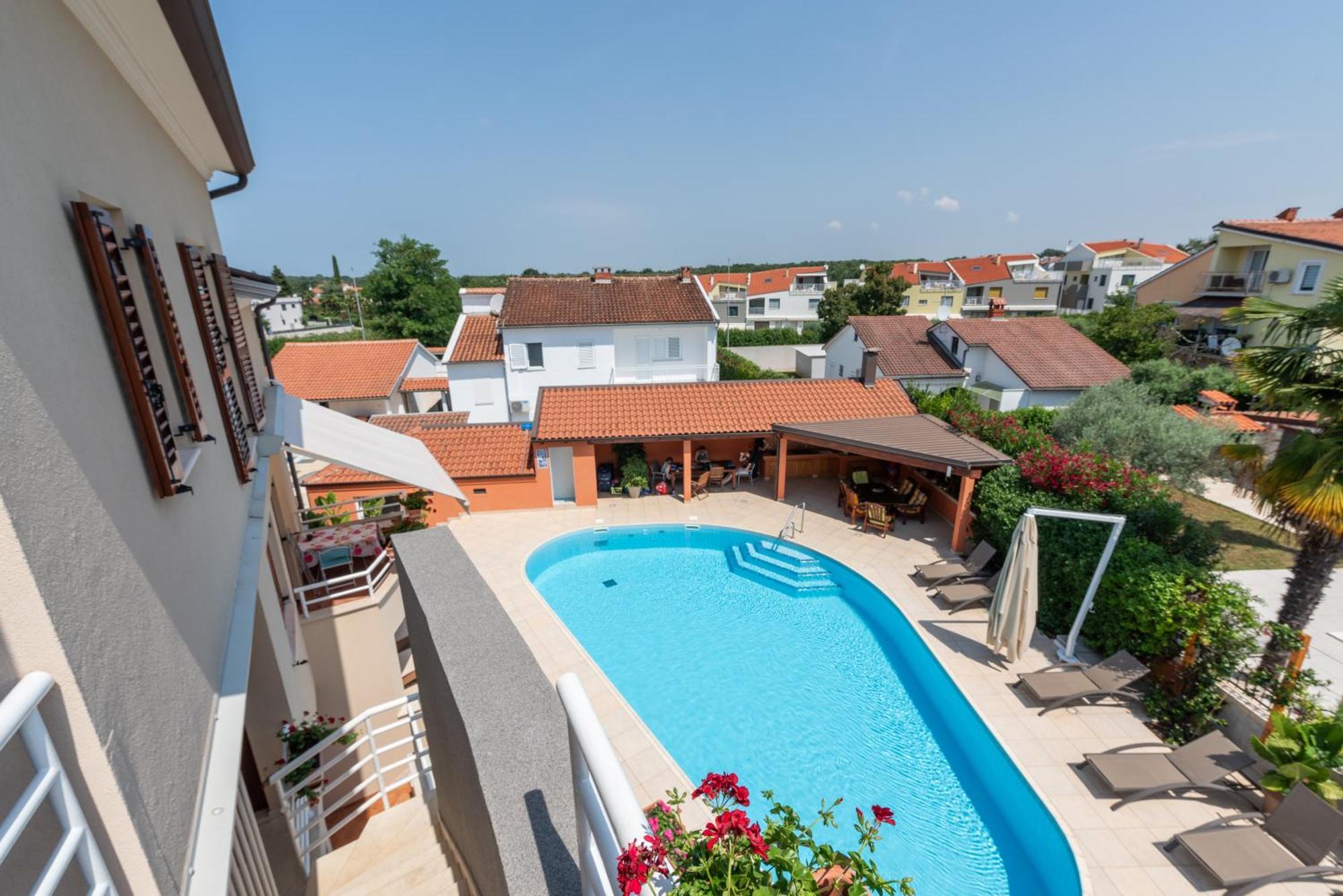 Apartment Complex Irena With Pool Poreč Zewnętrze zdjęcie